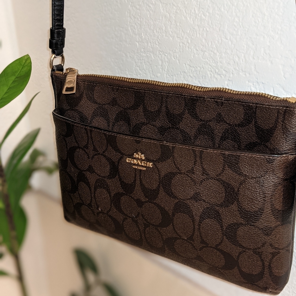 East/West Coach Crossbody bag